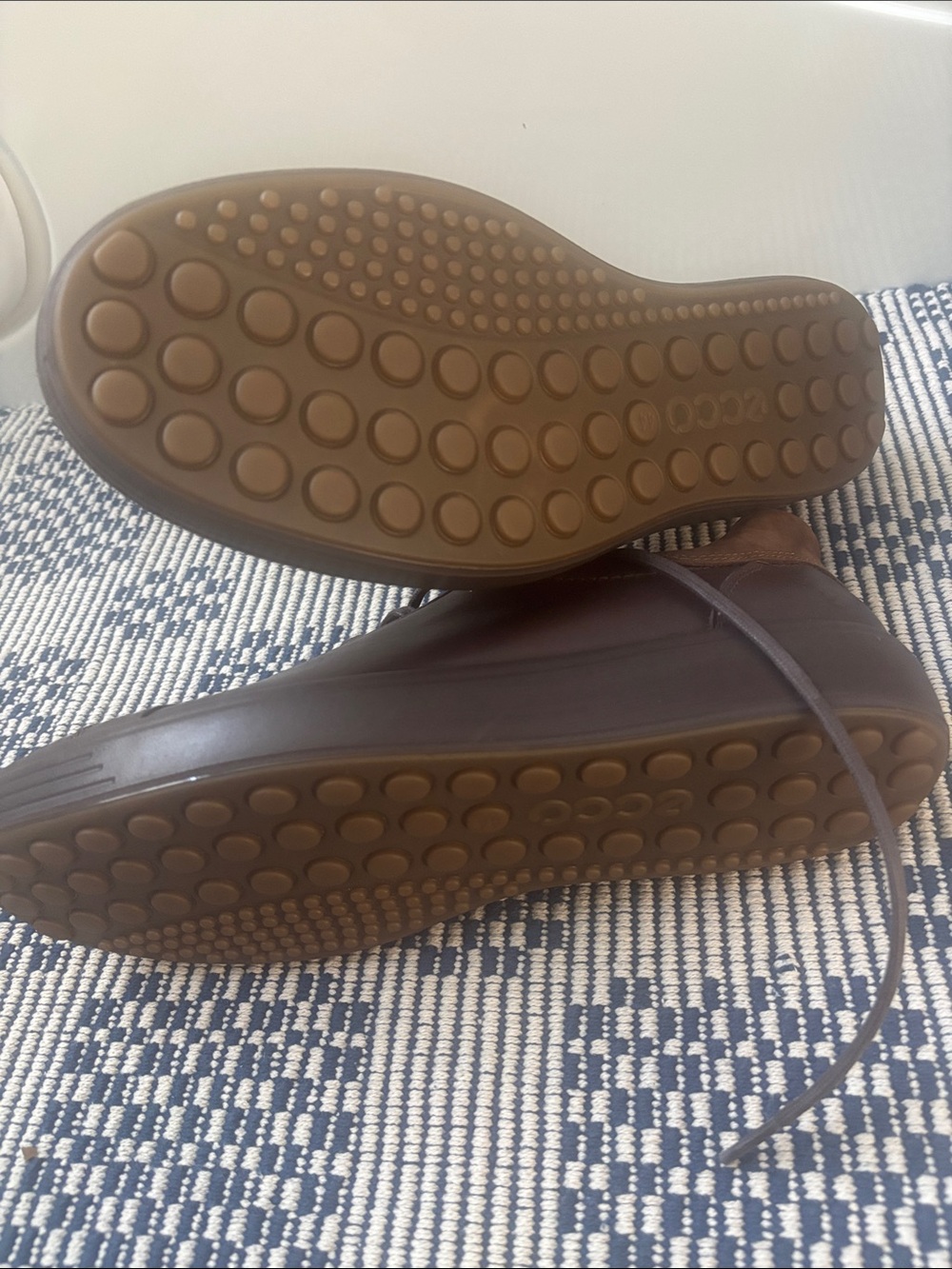 Men’s ECCO Dark Brown Leather Lace-Up Sneakers - Picture 2 of 3